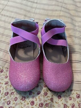 New pink glitter monkey feet ballet sandals size 2-3Y